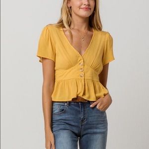 Sky and Sparrow yellow top